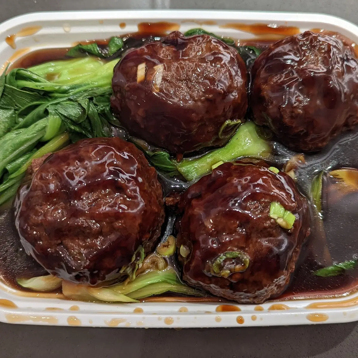 Shanghai Style Meatball in Clay Pot狮子头